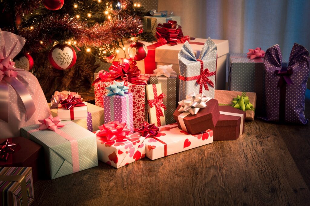 Regali di Natale: Confesercenti-Ipsos, al via ultimo finesettimana di acquisti. 10 milioni di italiani alla ricerca di un dono all’ultimo minuto