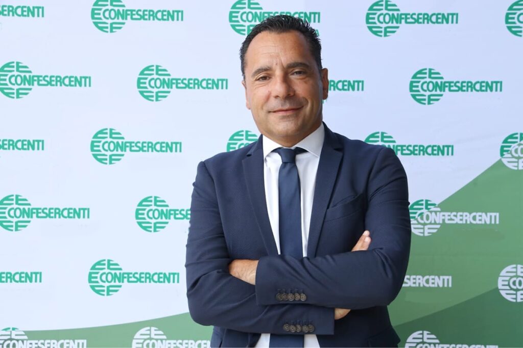 IMPRESE: CAMBIO AL VERTICE DI CONFESERCENTI, NICO GRONCHI È IL NUOVO PRESIDENTE NAZIONALE. SUBENTRA A PATRIZIA DE LUISE
